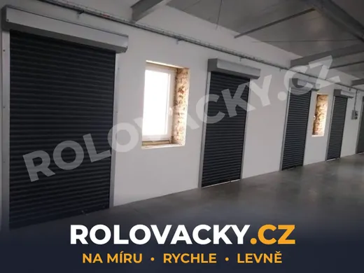 Průmyslový objekt — 4× vrata