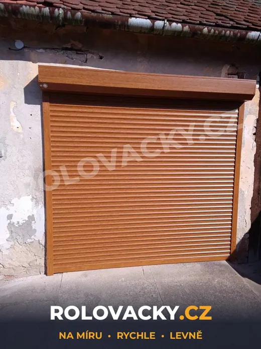 Zlatý dub — venkovský styl